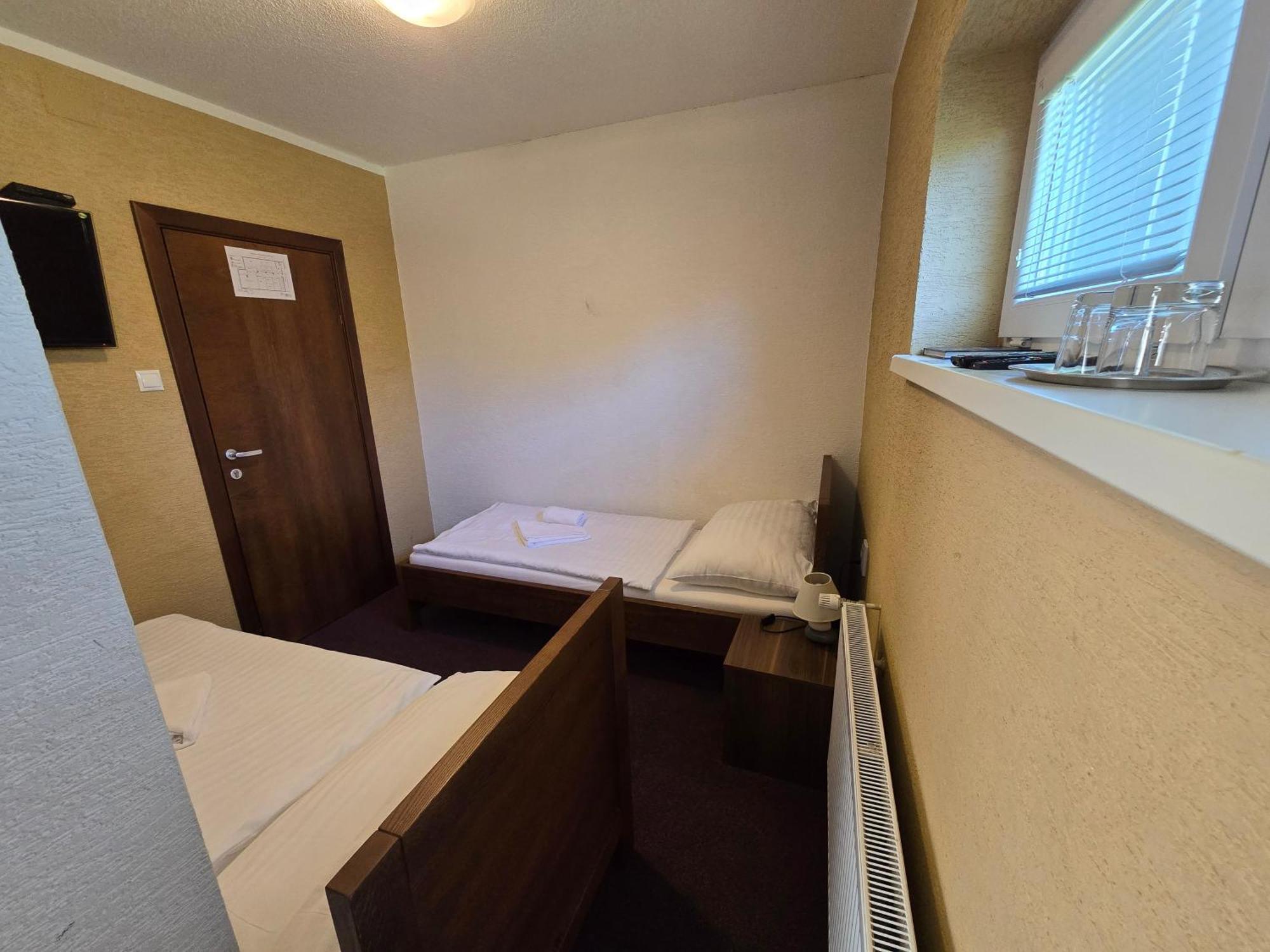Penzion Arizona Zlaté Moravce Room photo